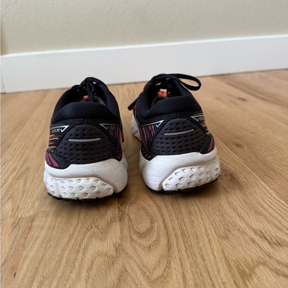 Brooks Adrenaline GTS 19 Women's Running Sneakers Black, Purple, Coral Size 9 - Picture 4 of 10